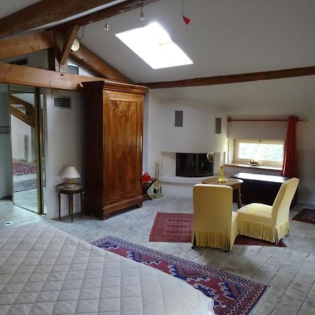 Prissé Gentilhommiere De Collonges B&B 외부 사진